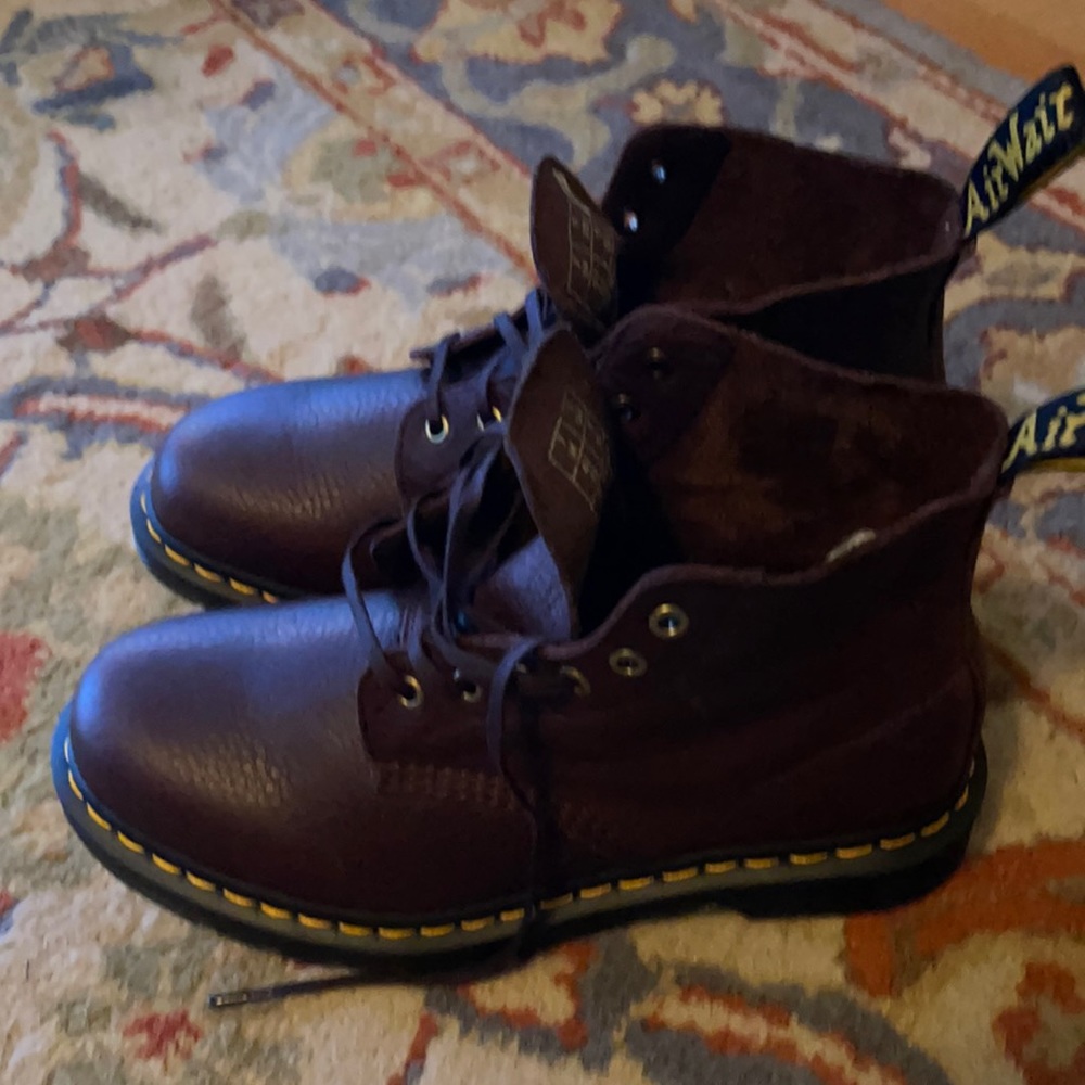 Dr Martens size uk7 men’s 8 ladies 9